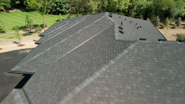 Best Roof Moss and Algae Removal  in Valle Vista, CA